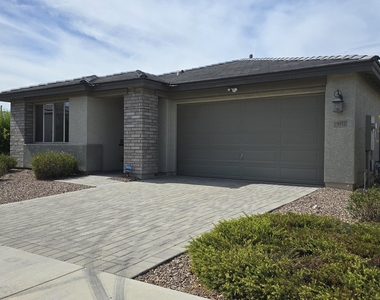 19912 W Lilac Street - Photo Thumbnail 3