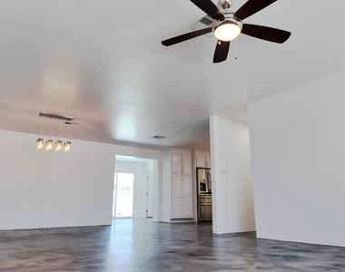 8144 E Fairmount Avenue - Photo Thumbnail 2