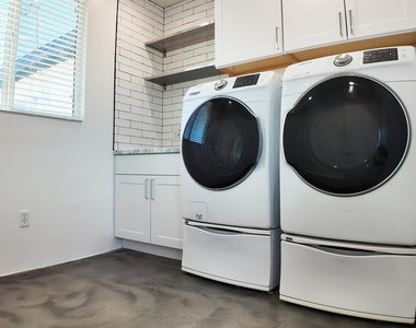 8144 E Fairmount Avenue - Photo Thumbnail 7