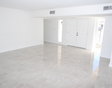 8619 E Via Del Palacio -- - Photo Thumbnail 1