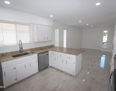 8619 E Via Del Palacio -- - Photo Thumbnail 7
