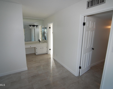 8619 E Via Del Palacio -- - Photo Thumbnail 12