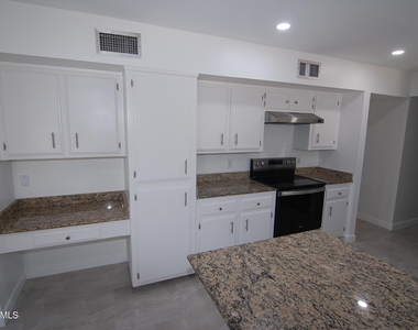 8619 E Via Del Palacio -- - Photo Thumbnail 9
