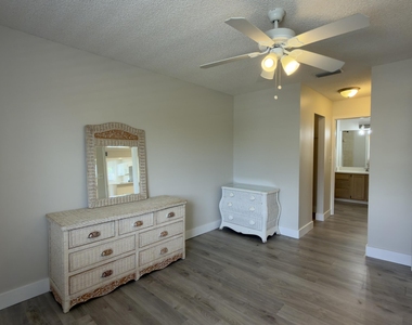 160 Bella Vista Court N - Photo Thumbnail 15