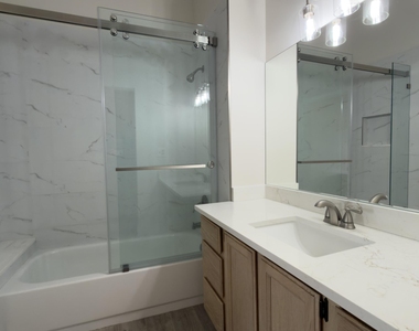 160 Bella Vista Court N - Photo Thumbnail 24