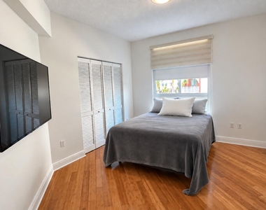 7270 Sw 89th Street - Photo Thumbnail 6