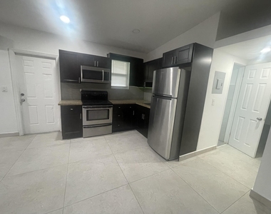 725 S 20th Avenue - Photo Thumbnail 15