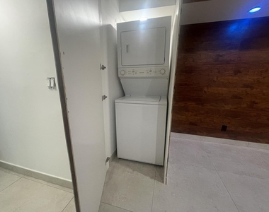 725 S 20th Avenue - Photo Thumbnail 1