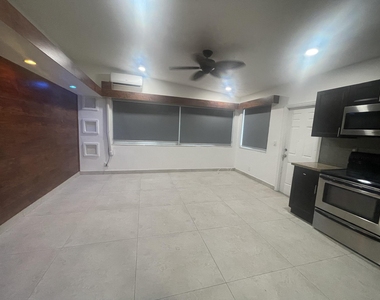 725 S 20th Avenue - Photo Thumbnail 17