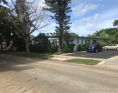 725 S 20th Avenue - Photo Thumbnail 5
