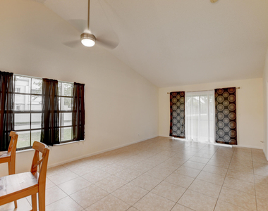499 Hardwood Place - Photo Thumbnail 8