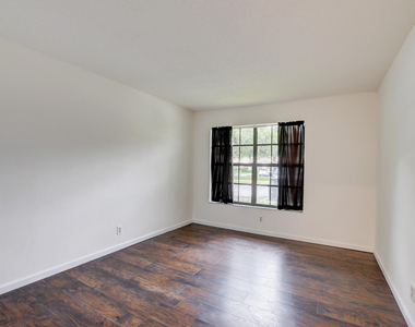 499 Hardwood Place - Photo Thumbnail 19