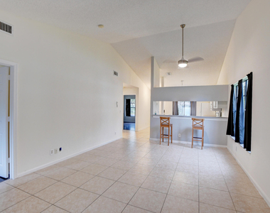 499 Hardwood Place - Photo Thumbnail 12