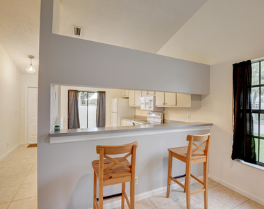 499 Hardwood Place - Photo Thumbnail 7