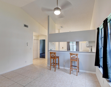 499 Hardwood Place - Photo Thumbnail 6