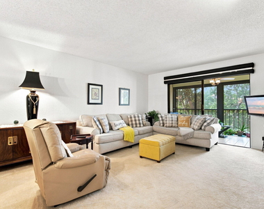 7290 Kinghurst Drive - Photo Thumbnail 4