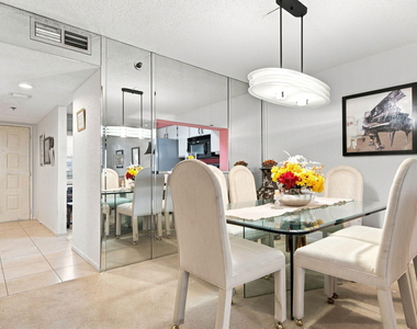 7290 Kinghurst Drive - Photo Thumbnail 9