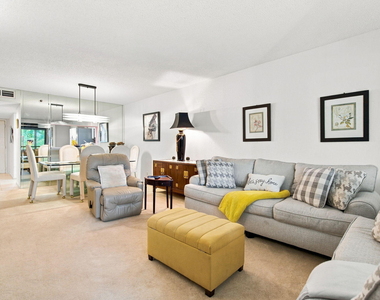 7290 Kinghurst Drive - Photo Thumbnail 5