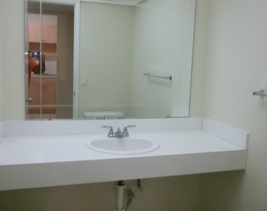 770 Se 2nd Avenue - Photo Thumbnail 3