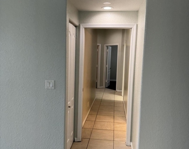 14917 Tangelo Boulevard - Photo Thumbnail 11