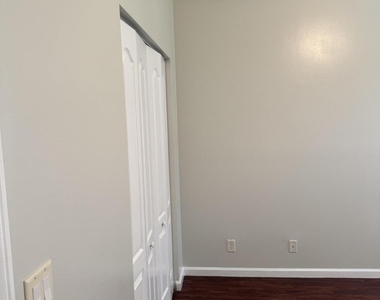 14917 Tangelo Boulevard - Photo Thumbnail 15