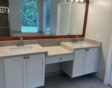 14917 Tangelo Boulevard - Photo Thumbnail 32