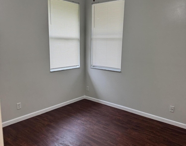 14917 Tangelo Boulevard - Photo Thumbnail 12