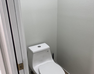 14917 Tangelo Boulevard - Photo Thumbnail 8