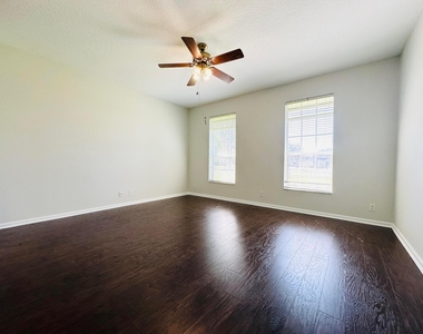 14917 Tangelo Boulevard - Photo Thumbnail 28