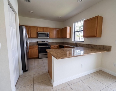 15503 Sw 40th Street - Photo Thumbnail 7