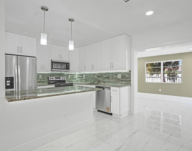 1437 Sw 1st Avenue - Photo Thumbnail 4