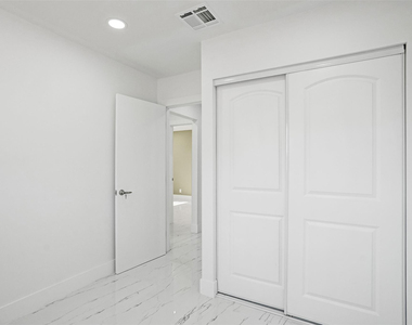 1437 Sw 1st Avenue - Photo Thumbnail 21