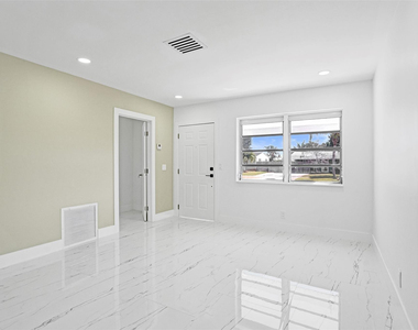 1437 Sw 1st Avenue - Photo Thumbnail 2