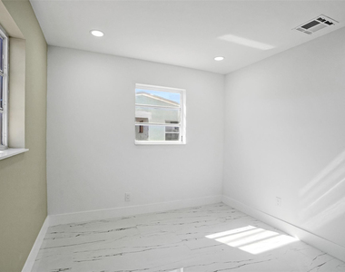 1437 Sw 1st Avenue - Photo Thumbnail 12