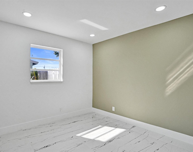 1437 Sw 1st Avenue - Photo Thumbnail 15