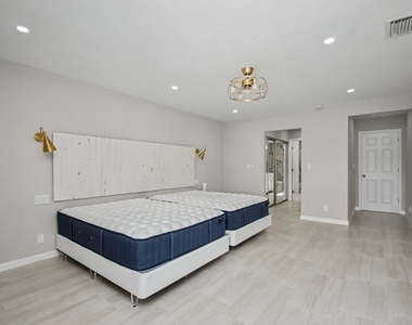 21460 Laguna Drive - Photo Thumbnail 32