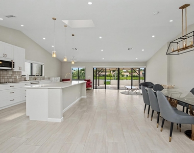 21460 Laguna Drive - Photo Thumbnail 5