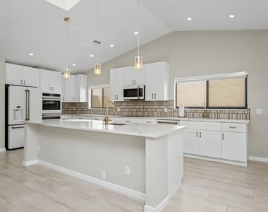21460 Laguna Drive - Photo Thumbnail 7