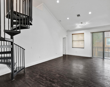 12662 Nw 32nd Place - Photo Thumbnail 8