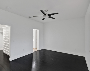 12662 Nw 32nd Place - Photo Thumbnail 4