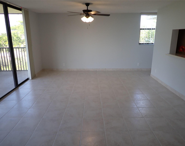 106 Lake Emerald Drive - Photo Thumbnail 5