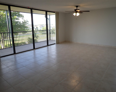 106 Lake Emerald Drive - Photo Thumbnail 4