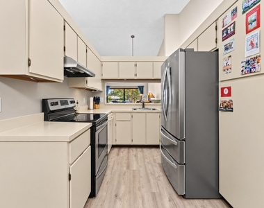 1502 Pinecrest Circle - Photo Thumbnail 5