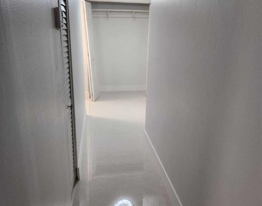 8801 W Flagler Street - Photo Thumbnail 10