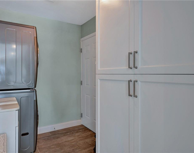 2711 Boone Drive - Photo Thumbnail 14