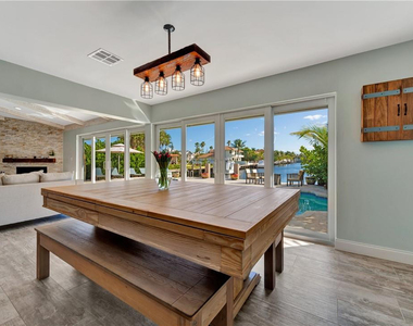 2711 Boone Drive - Photo Thumbnail 8