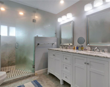 2711 Boone Drive - Photo Thumbnail 33