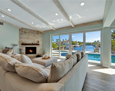 2711 Boone Drive - Photo Thumbnail 9