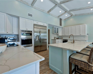 2711 Boone Drive - Photo Thumbnail 13