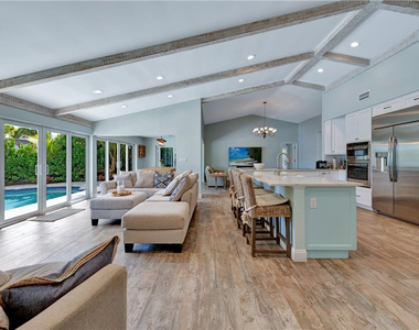 2711 Boone Drive - Photo Thumbnail 30